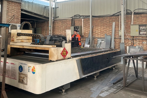 Workstation equipment improves efficiency and reduces costs