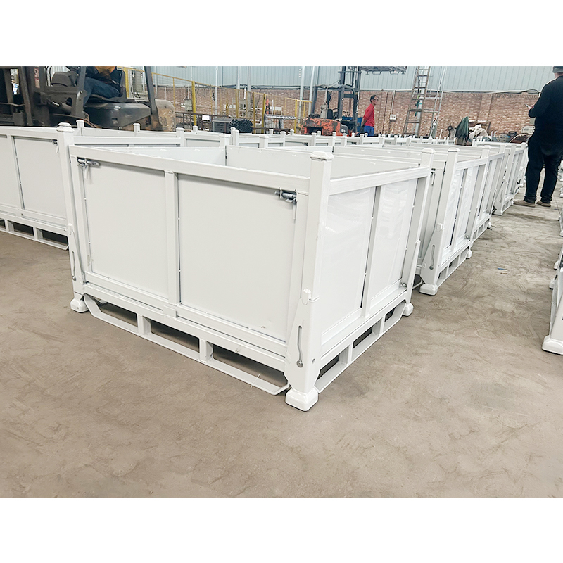 How to prevent the bottom of folding turnover boxes from deforming through structural design when stacking?