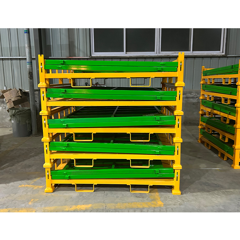 How can the stacking design of heavy-duty folding storage cages ensure stacking stability?