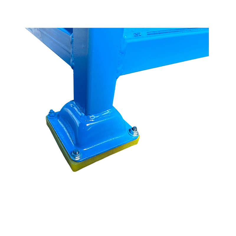 For an iron plate integrated turnover box, how can the hinge design be optimized to ensure a smooth and stable flipping motion?